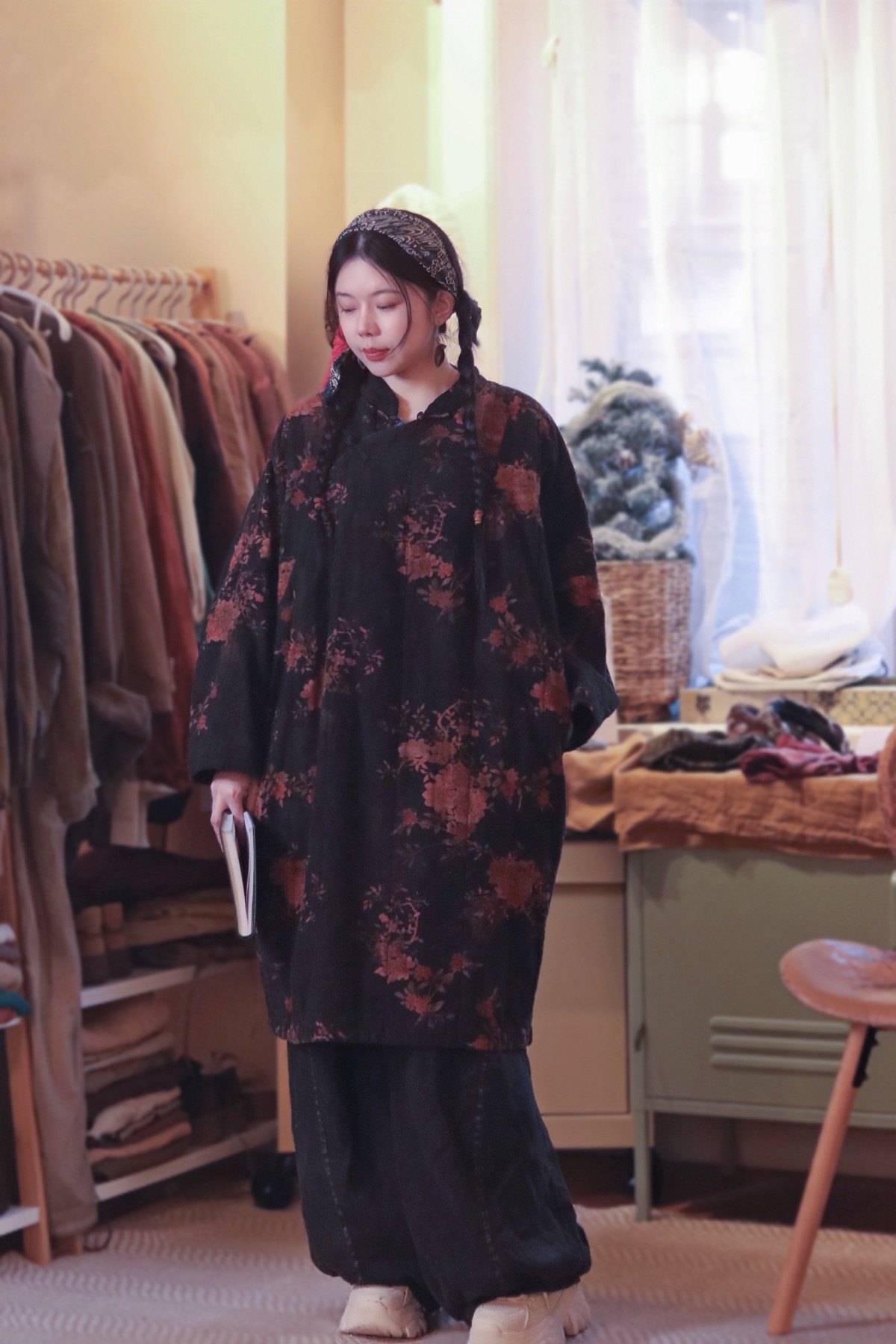 Blank-Leaving One-of-One Eastern Floral Top
